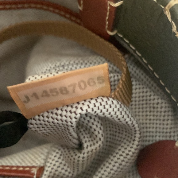 Dooney and Bourke elephant purse w/handles and crossbody adjustable strap - Picture 7 of 16